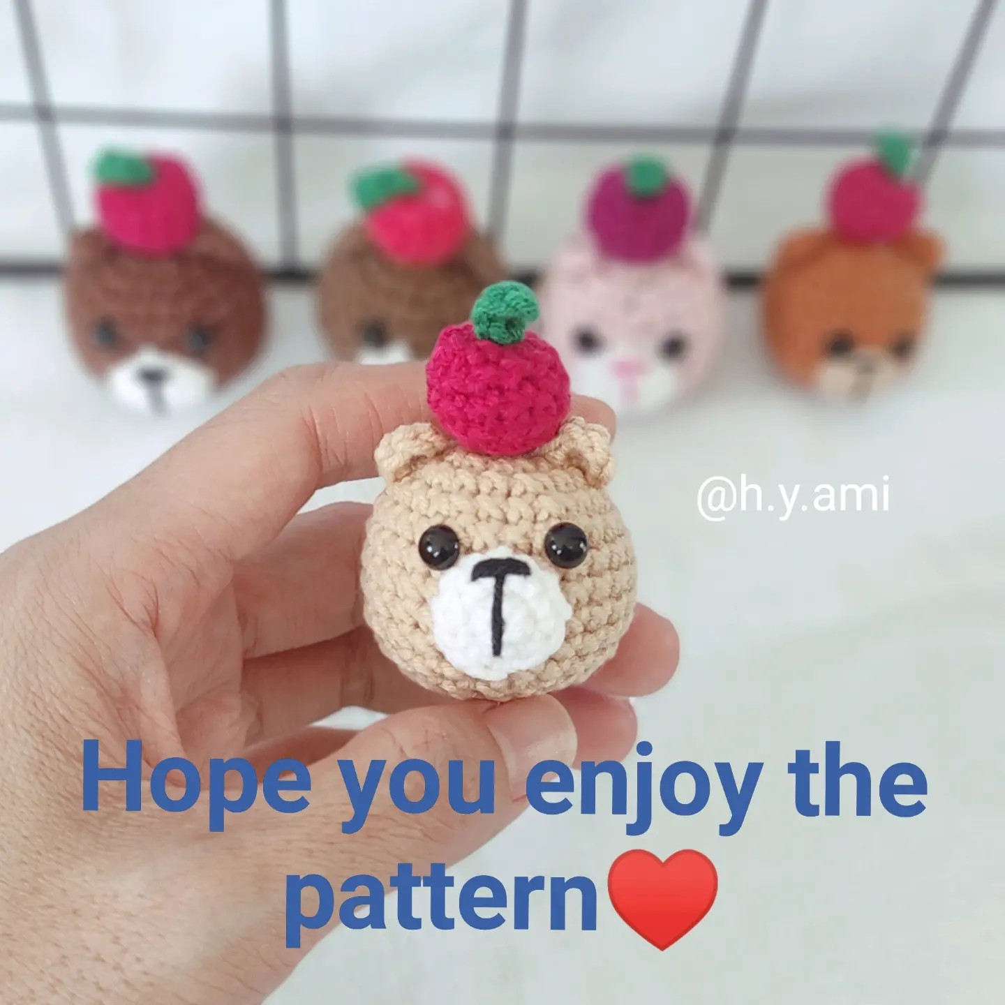 Free Crochet Pattern for Cute Apple Bears - Amigurumi Head, Ears and Apple Instructions