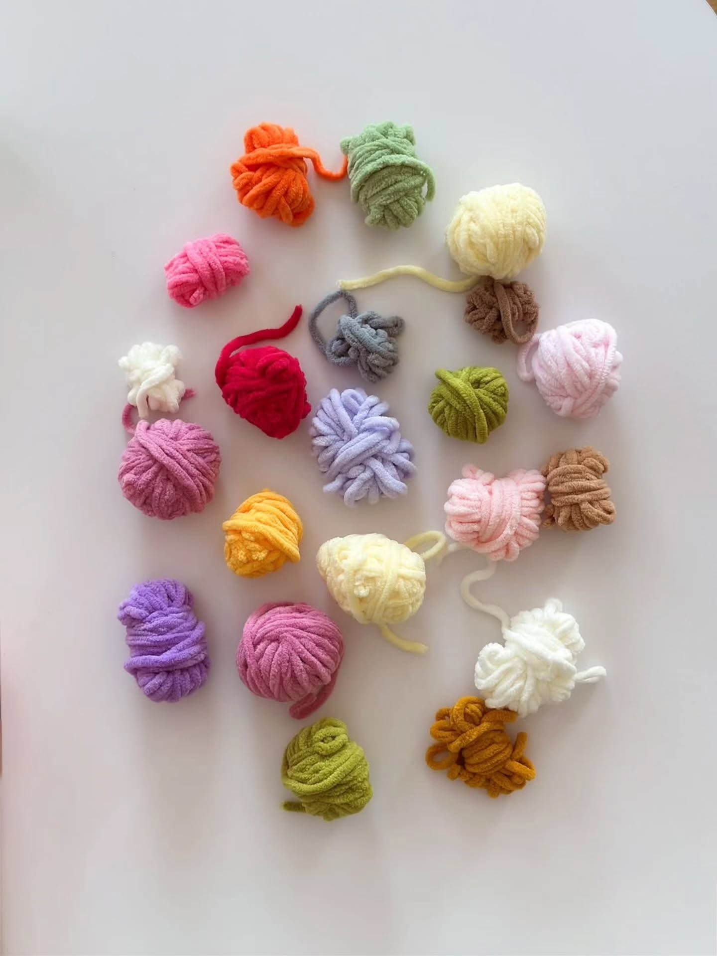Free Crochet Pattern for Mini Gecko and Butterfly with Colorful Yarn