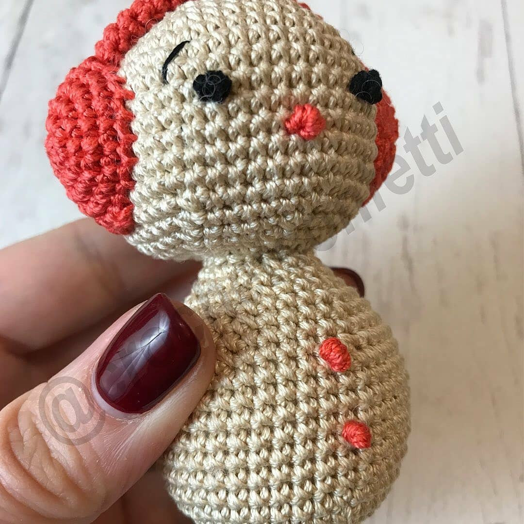 Free Crochet Pattern Part 1: Head and Ear Muffs for Little Snowman Amigurumi