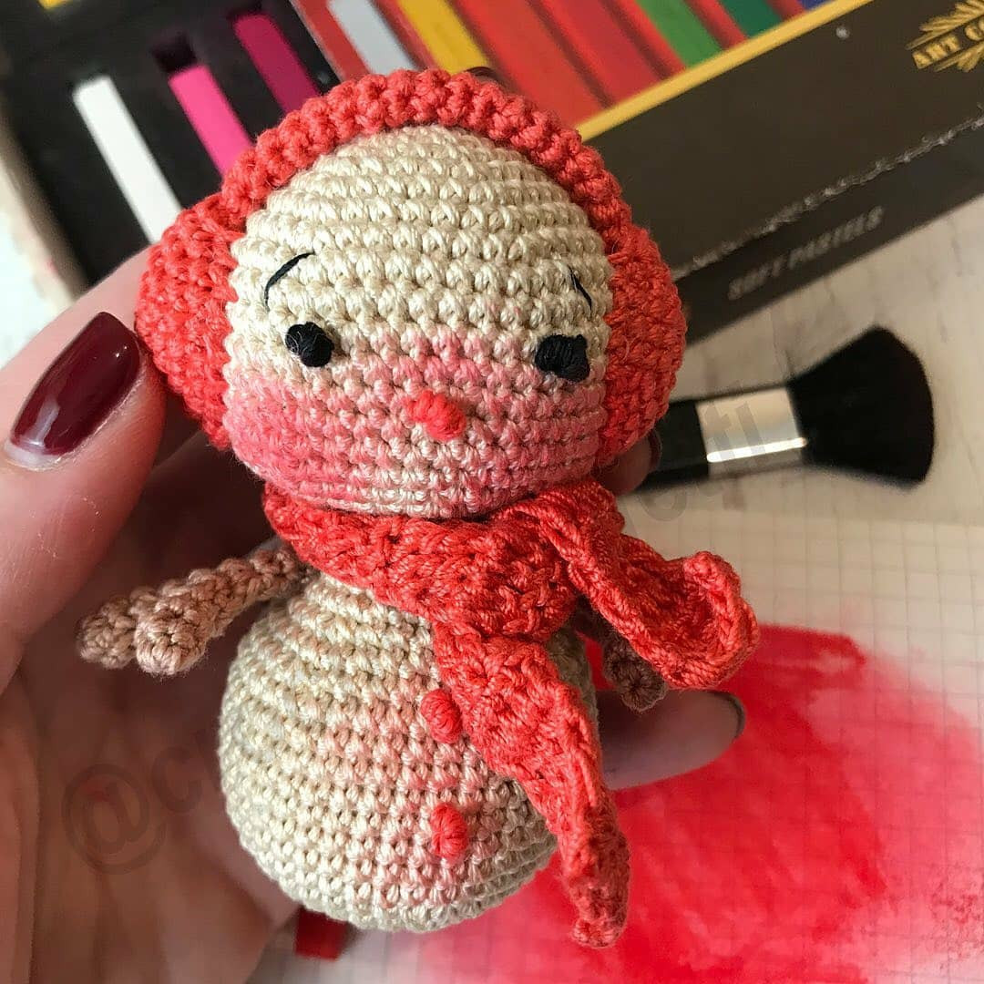 Free Crochet Pattern Part 1: Head and Ear Muffs for Little Snowman Amigurumi