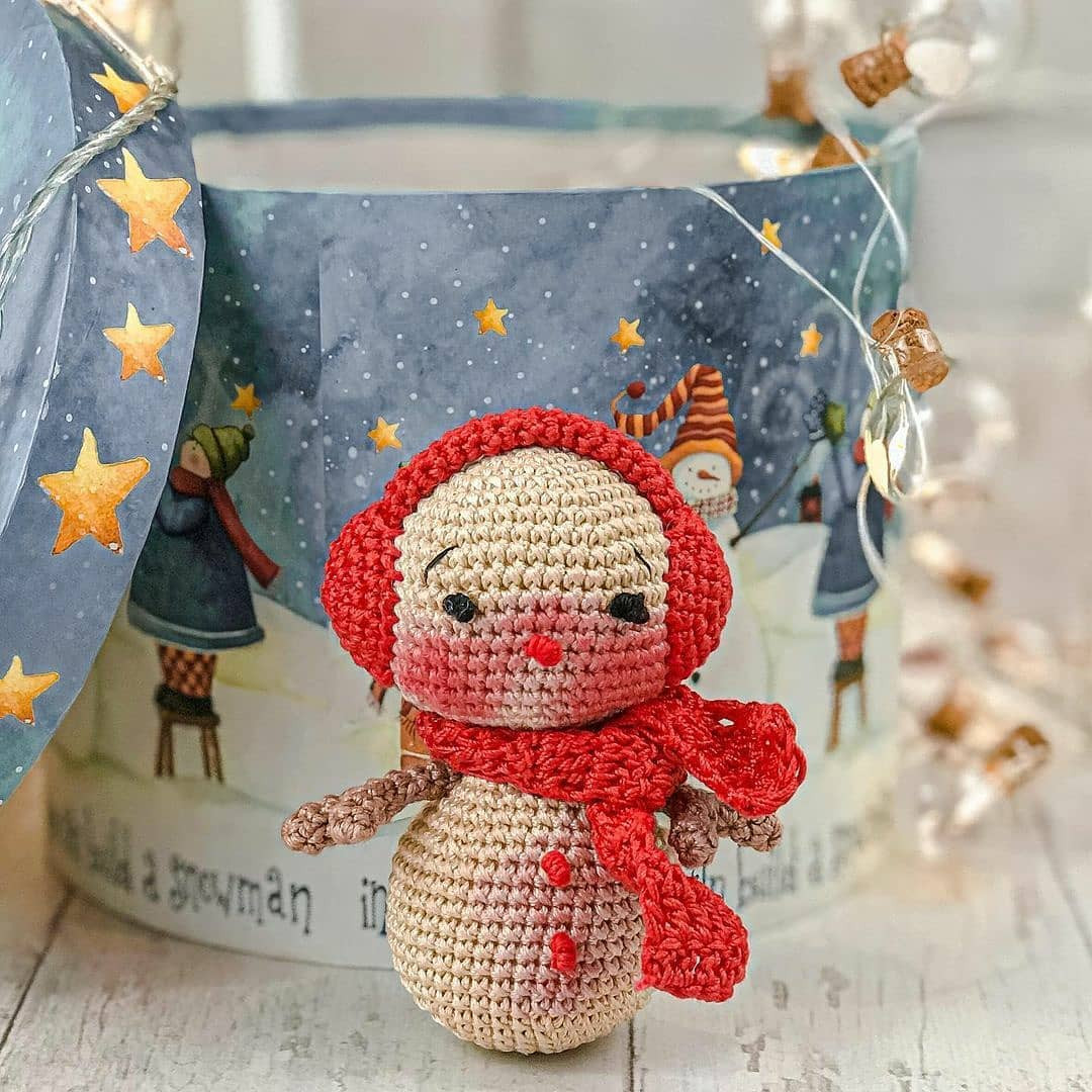 Free Crochet Pattern Part 1: Head and Ear Muffs for Little Snowman Amigurumi