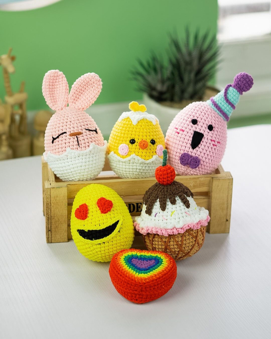 Free Crochet Pattern: Rainbow Heart Amigurumi by Lennutas - Colorful DIY Tutorial