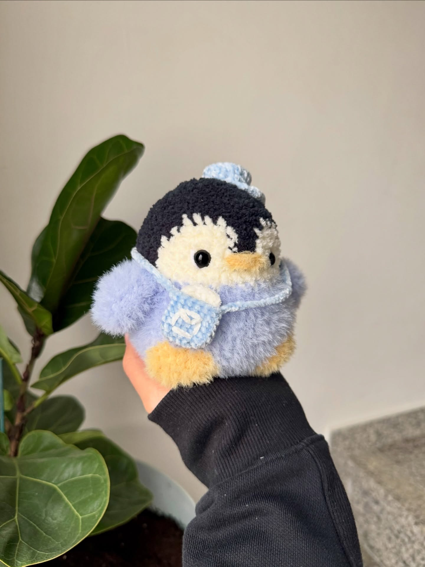 Free Crochet Pattern: Yuval's Mail Bag for Penguin Doll using Chenille Velvet Yarn