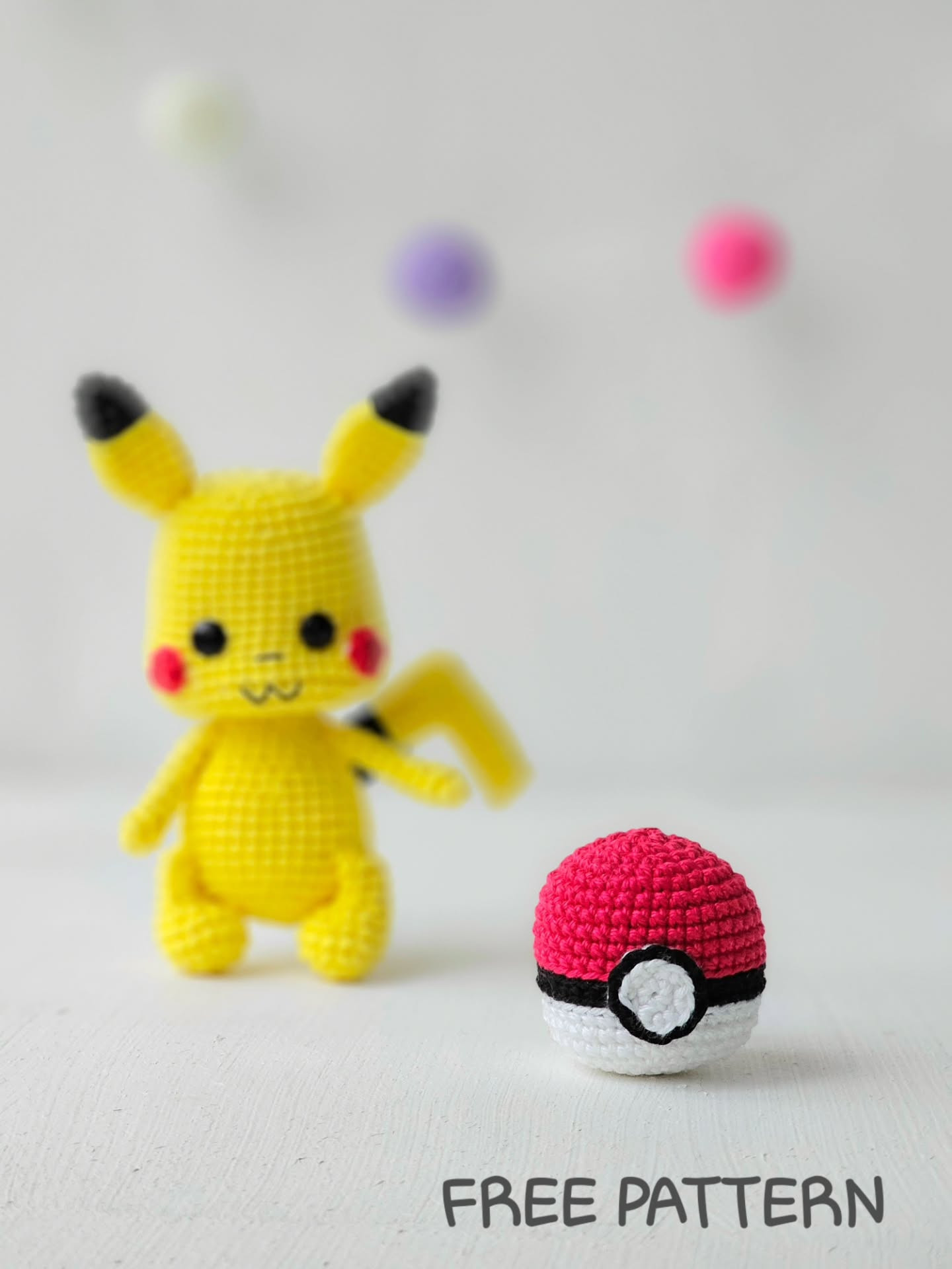 Free Crochet Poke Ball Amigurumi Pattern: Easy Tutorial with Red, White & Black Yarn for Beginners
