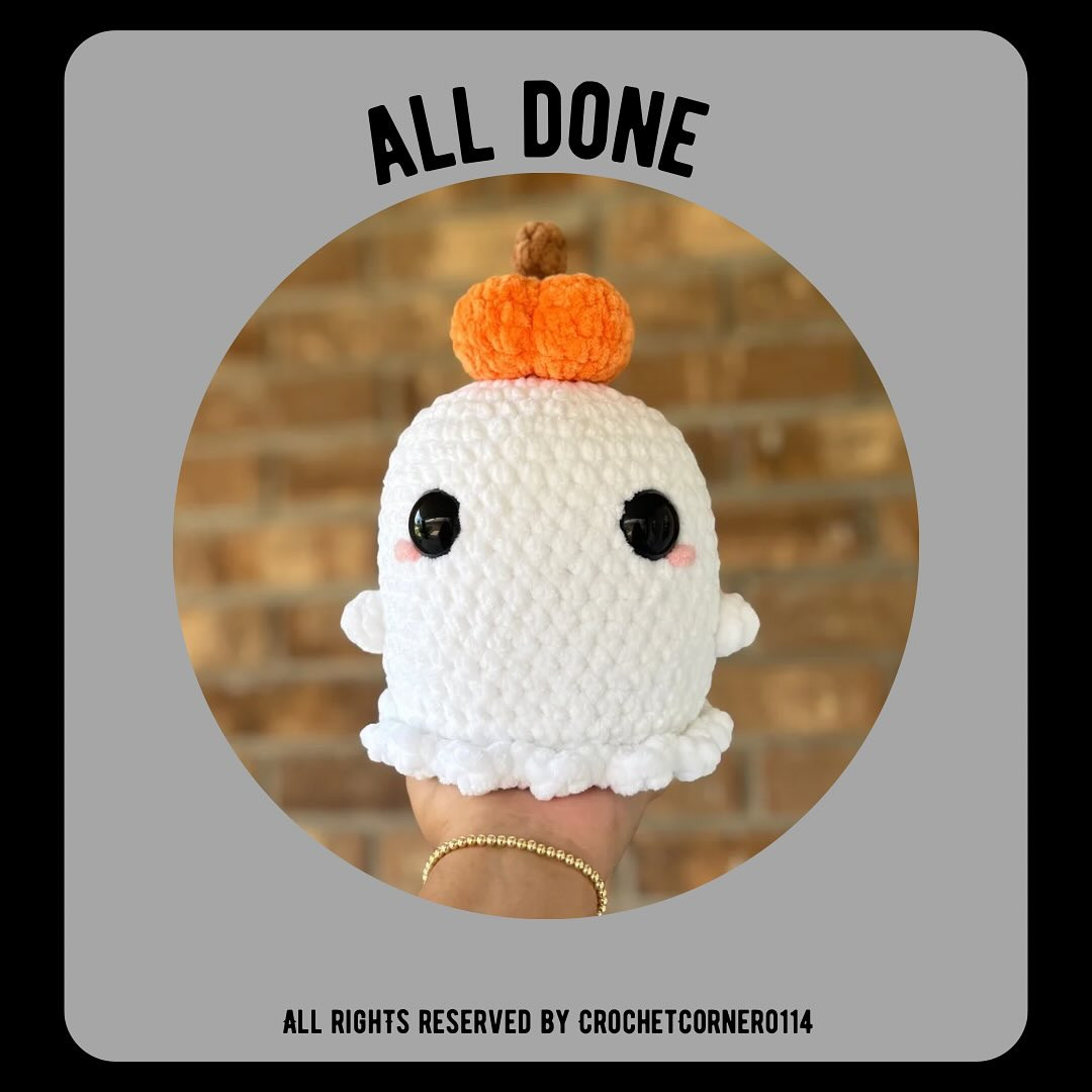 Free Jumbo Ghost Amigurumi Crochet Pattern with Pumpkin Topper