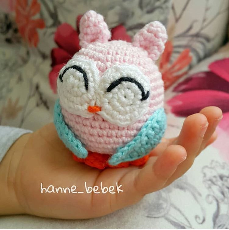 Hanne Bebek - Hướng dẫn móc len chim cú Amigurumi dễ thương màu hồng
