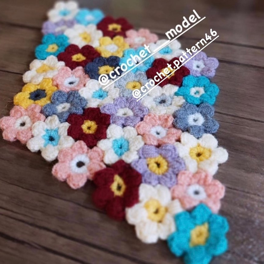 Hướng dẫn chi tiết cách móc các loại hoa trang trí đẹp mắt, bao gồm hoa tulip, hoa cẩm chướng và hoa cúc với bảng ký hiệu
