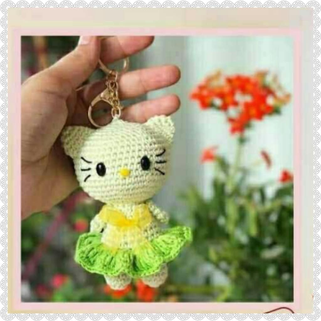 Hướng dẫn móc len búp bê Hello Kitty hình thú nhồi bông màu trắng xanh lá