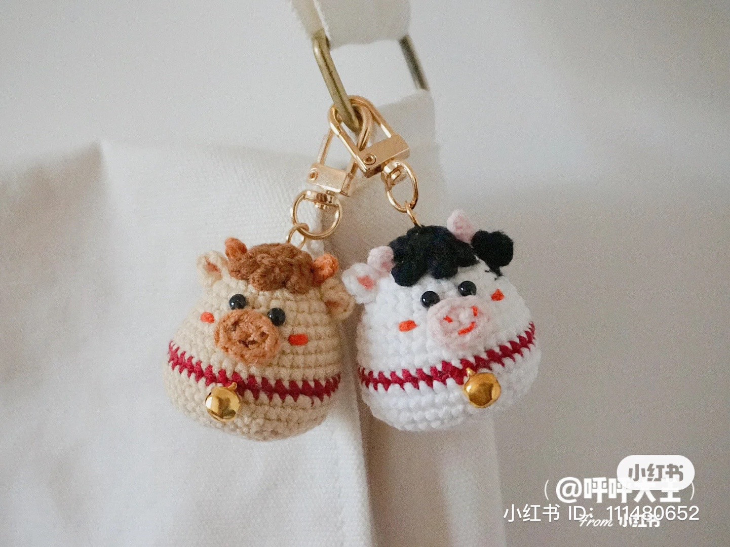 Little Cow Amigurumi Crochet Pattern: Cute Mini Keychain Doll with Text and Chart Instructions
