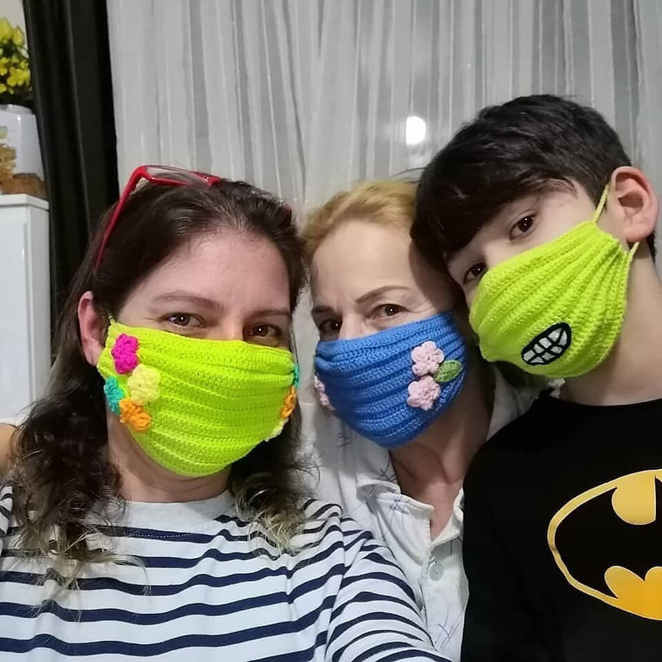 Mẫu móc len khẩu trang vải hoa văn nhiều màu sắc cho người lớn và trẻ em