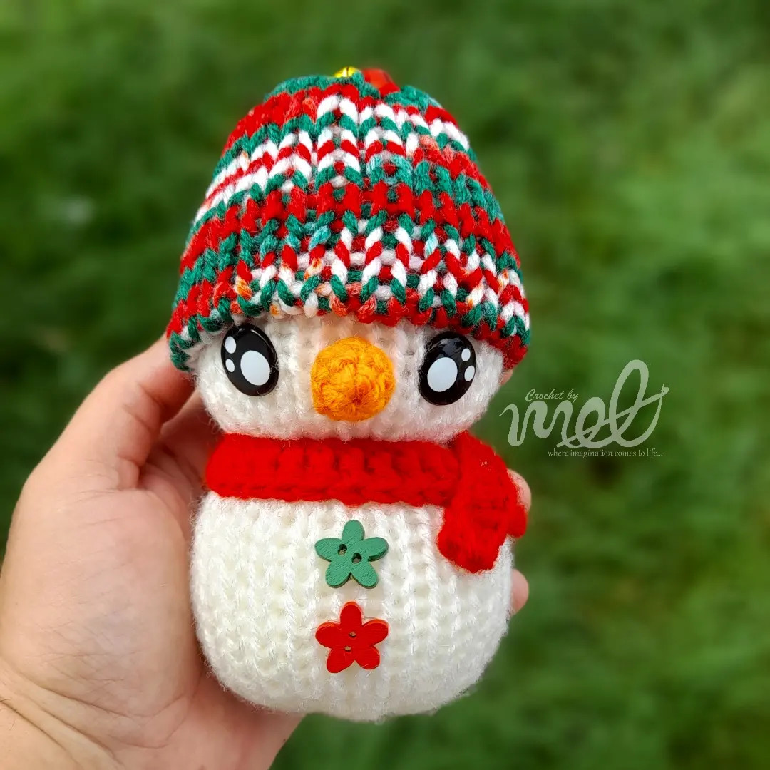 Mini Snowman Crochet Recipe Pattern with Hat and Scarf Instructions
