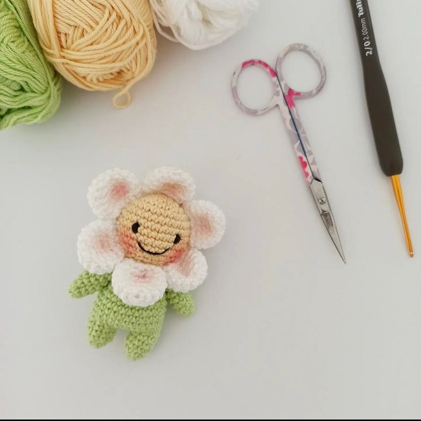 Neşeli Papatya - Free Crochet Pattern for Cute Daisies