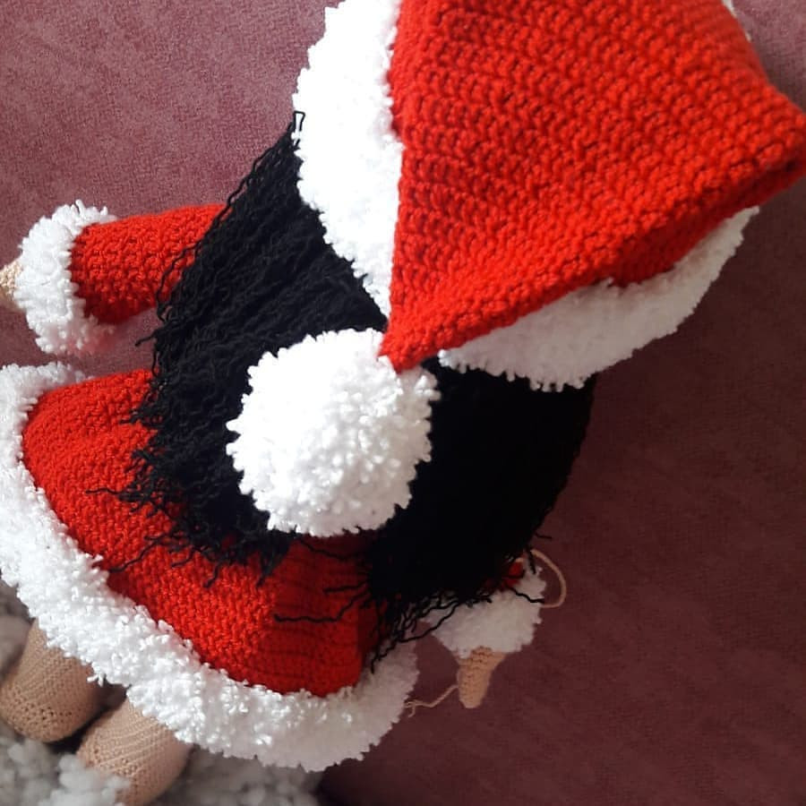 Noel Kizi: Búp bê Amigurumi trang phục Giáng sinh màu đỏ trắng, kèm hướng dẫn móc chi tiết từng phần