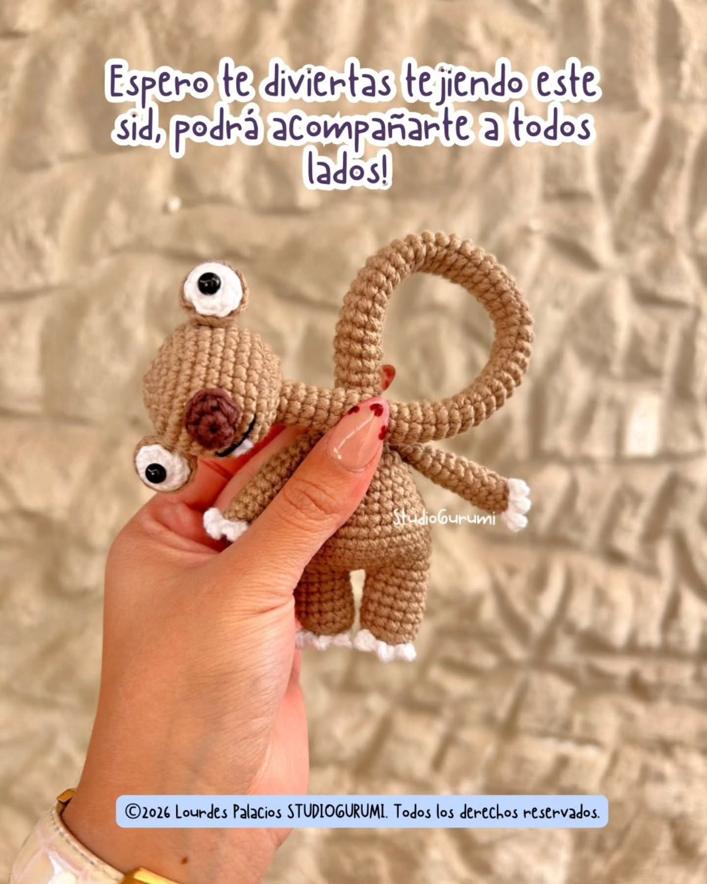 Patrón Gratis Móc Len Bag Charm Sid: Búp bê khỉ bé màu nâu, mắt to, thiết kế dễ thương cho móc len amigurumi