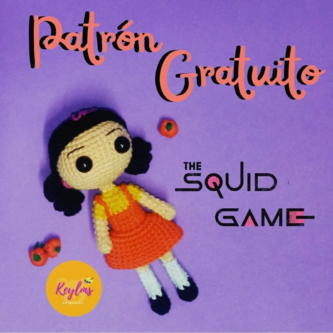 Patrón Gratuito Amigurumi The Squid Game: Búp bê mặc đồ cam, tóc đen, hướng dẫn chi tiết bằng tiếng Tây Ban Nha
