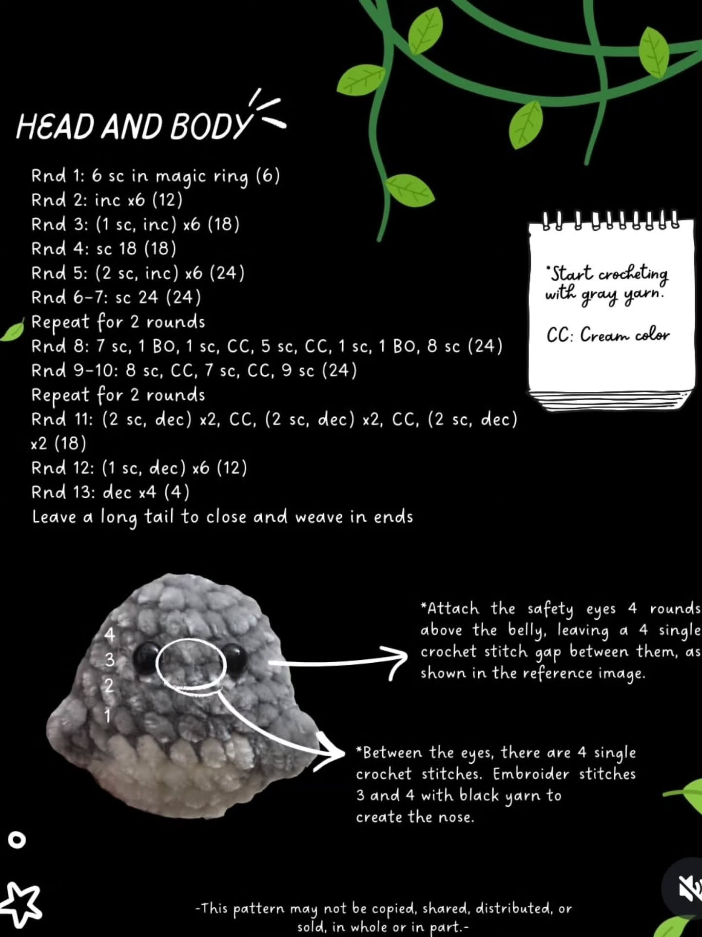 Patrón gratuito de Totoro Amigurumi en Chenille, llavero gris y crema con instrucciones paso a paso