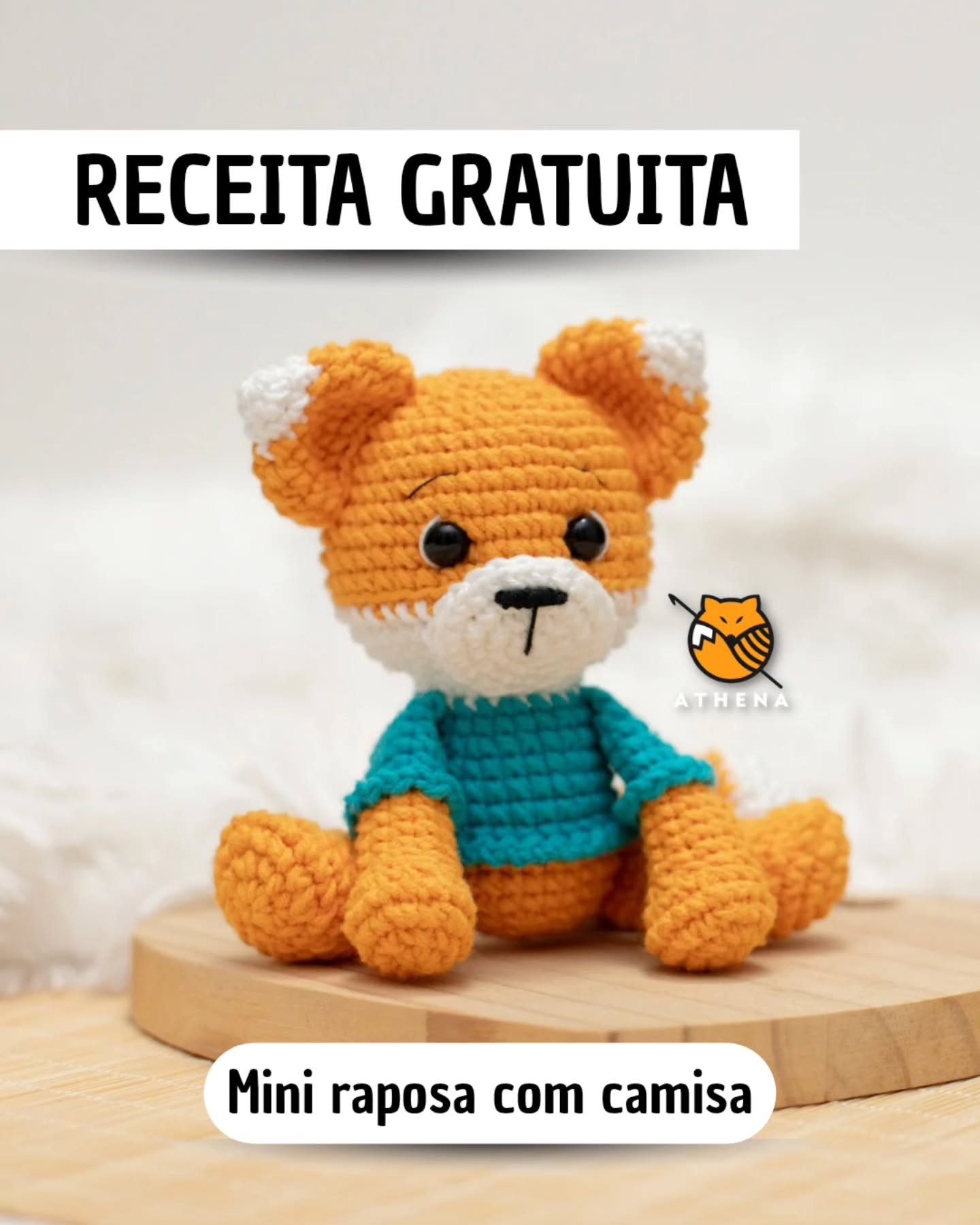 Receita Gratuita: Mini Raposa Amigurumi com Camisa Azul