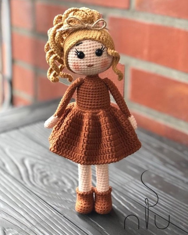 Rengin Bebek (24cm) Amigurumi Tarifi: Ayak, Gövde, Kafa, Elbise, Saç ve Bot
