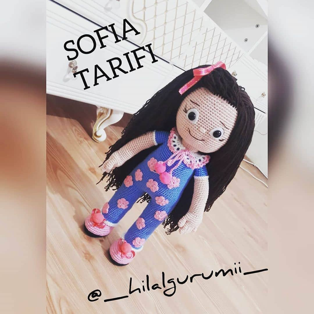 Sofia Tarifi - Amigurumi Doll Pattern with Blue and Pink Outfit