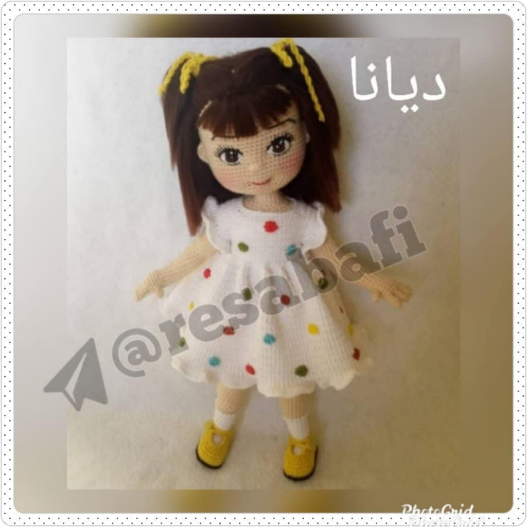 طرح بافت عروسک دایانا با مو قهوه‌ای و لباس سفید