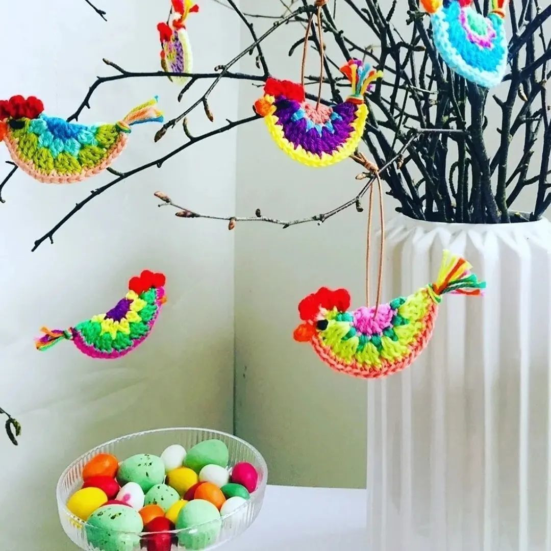 Tutorial: How to Crochet Colorful Chick Ornaments Step-by-Step