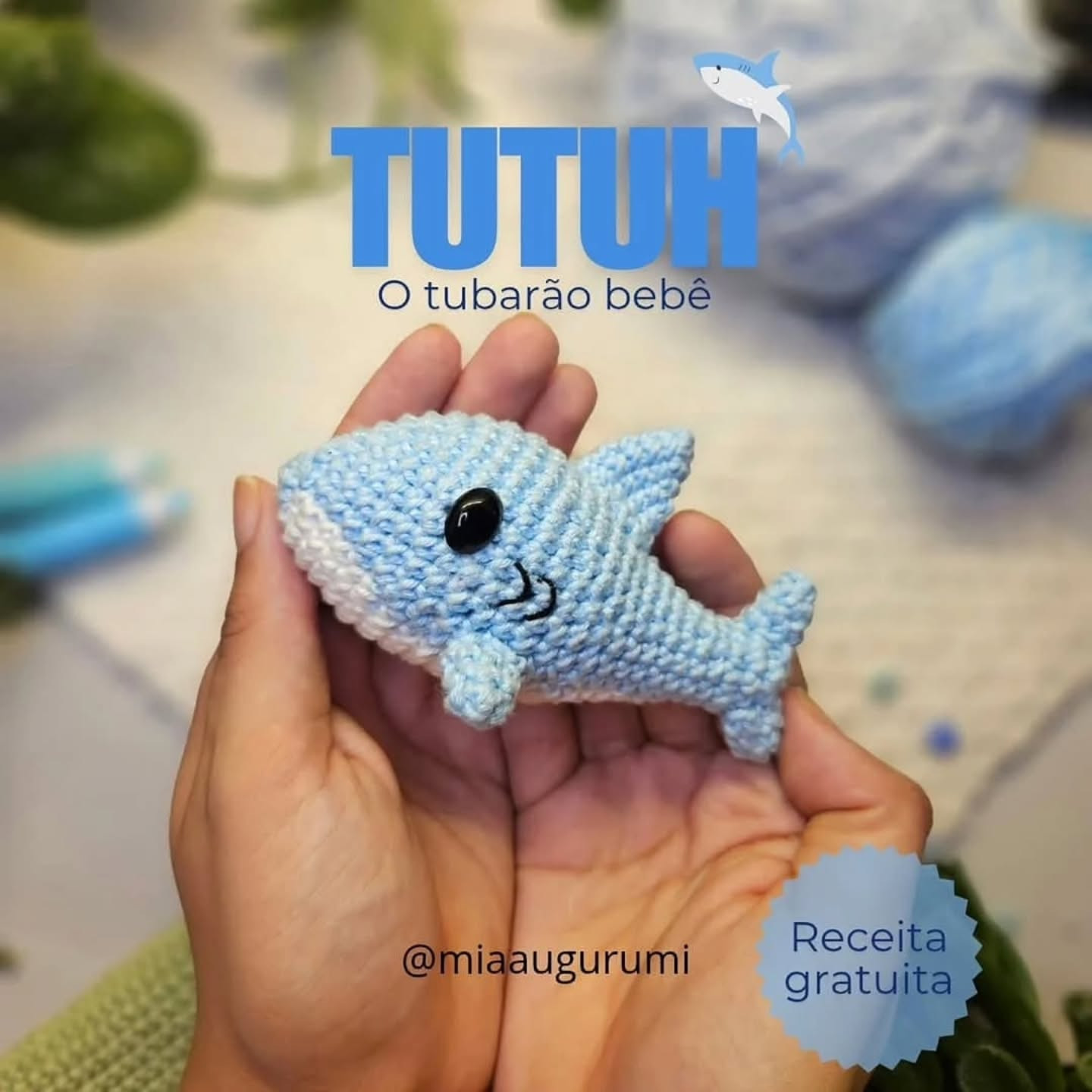 Tutuh - O tubarão bebê: Receita gratuita de amigurumi com fio azul e branco