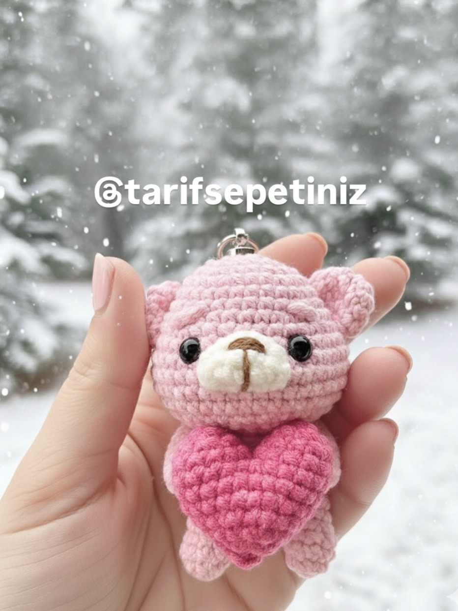 Ücretsiz Kalpli Ayıcık Anahtarlık Amigurumi Tarifi - Pembe ve Fuşya Renkli Mükemmel Sevgililer Günü Hediyesi