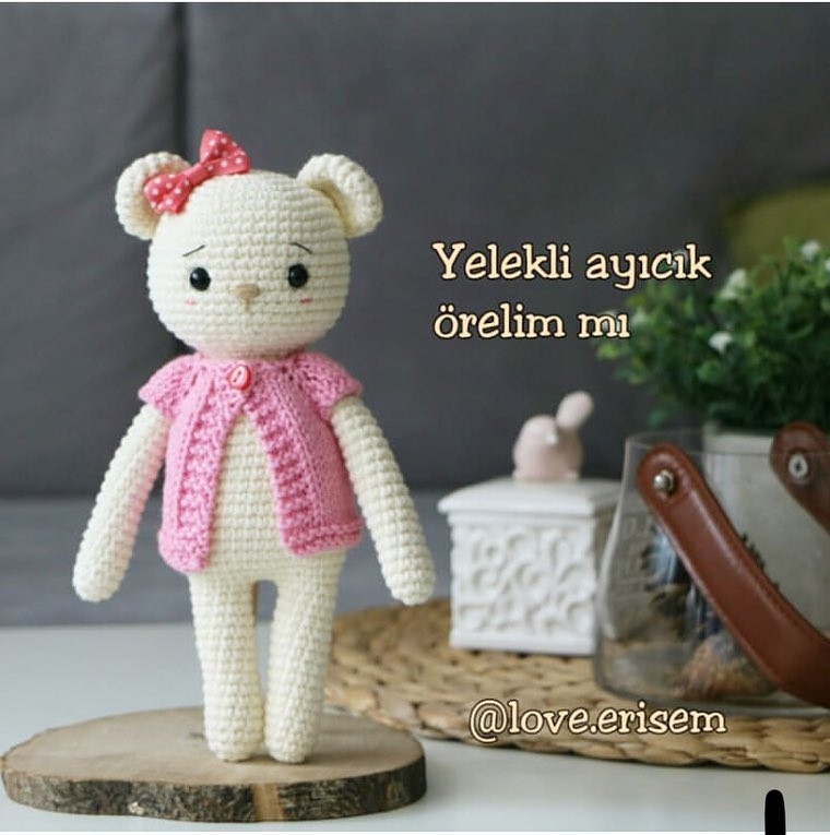 Yelekli Ayıcık - Gấu mặc áo chùng Amigurumi