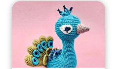 Amigurumi Pavo Real Louis - Patrón Gratis