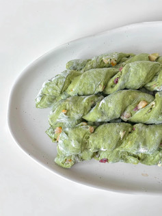 Bánh mì que Matcha hạt và vỏ cam xoắn đẹp mắt, công thức healthy