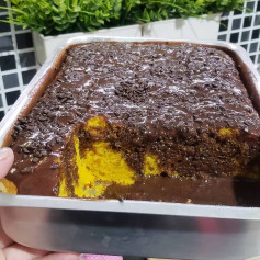 Bolo de Cenoura com Cobertura de Brigadeiro Cremoso e Granulado