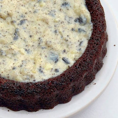 Bolo de Chocolate Recheado com Oreo