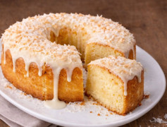 Bolo de Coco com Leite Condensado: Receita Úmida e Deliciosa