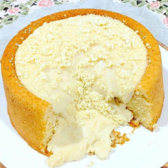 Bolo de iogurte com cobertura de ninho, receita caseira deliciosa