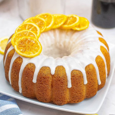 Bolo de Laranja com Glacê e Fatias Caramelizadas