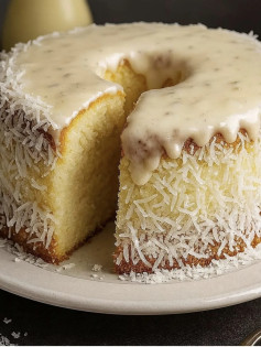 Bolo Gelado de Coco com Leite Condensado super molhadinho e cremoso