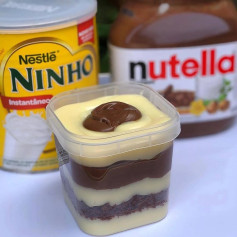 Bolo no Pote Nutella com leite ninho: receita de bolo de chocolate em camadas com creme de leite ninho e calda