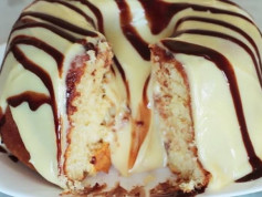 Bolo vulcão de Ninho com Nutella: Receita de bolo chocolate recheio creme e cobertura leite condensado