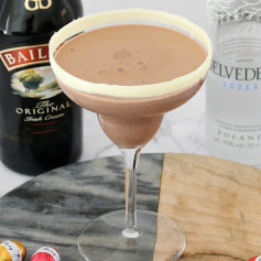 Boozy Easter Chocolate Cocktail with Nutella, Baileys and Vodka