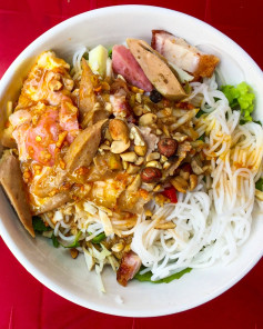 Bún Mắm Nêm Thịt Luộc Đà Nẵng: Hương Vị Đậm Chất Miền Trung