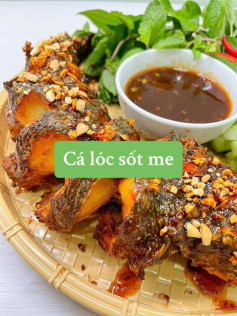 Cá lóc chiên giòn sốt me