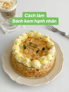 Cách làm Bánh bông lan hạnh nhân trang trí kem bơ và hạnh nhân lát