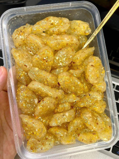 Cách làm bánh bột sắn hoa mộc giòn tan, ăn kèm nước sốt hoa mộc thơm ngon