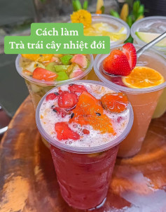 Cách làm Trà trái cây nhiệt đới mát lạnh tại nhà với dâu tây, cam và chanh dây