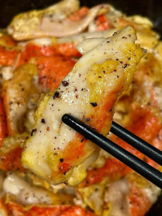 Cách làm trứng chiên thanh cua xé sợi giòn ngon, béo ngậy
