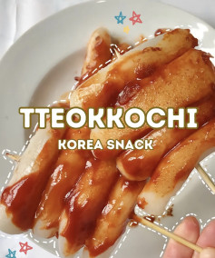 Cách làm Tteokkochi - Món ăn vặt Hàn Quốc với bánh gạo tự làm và sốt gochujang cay ngọt