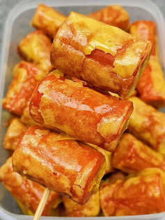 Cách làm xúc xích chiên giòn ngon tuyệt, công thức đơn giản với trứng và bột