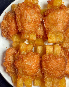Cánh gà rút xương nhồi khoai tây chiên giòn vàng ruộm