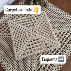 Carpeta infinita: Diseño de ganchillo cuadrado expandible en color beige con esquema detallado