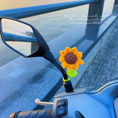 Chart hoa hướng dương móc len trang trí xe máy